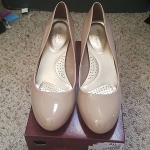 《WOMENS NUDE HEELS》